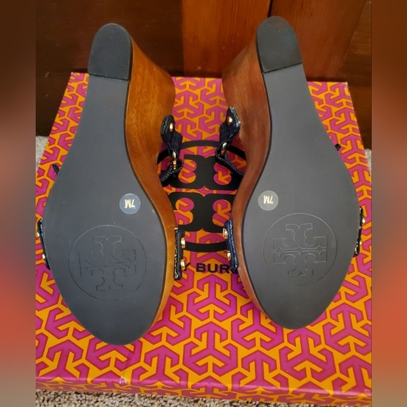 Tory Burch designer Sandles - Picture 2 of 6